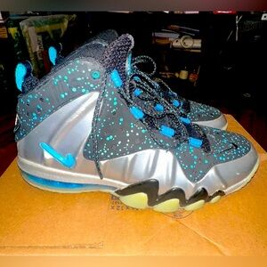 Men's Athletic Shoes in Black and Blue